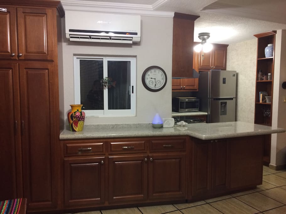 Newly renovatd kitchen with
new modern appliances.