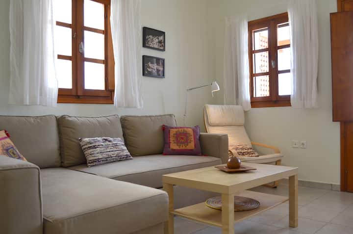 سرير أريكة يتحول إلى سرير مزدوج مريح