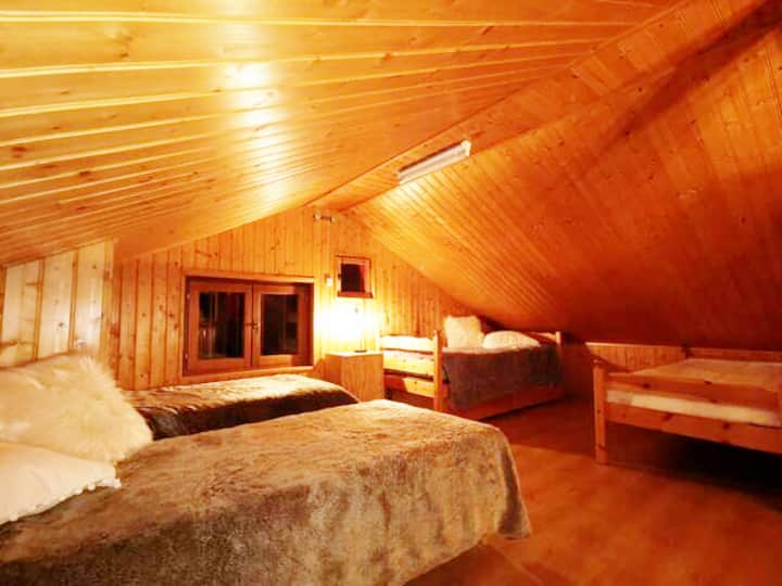 مراهقي مسكن الأطفال في ميزانين 