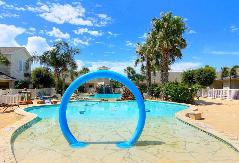Kid friendly lagoon style pool