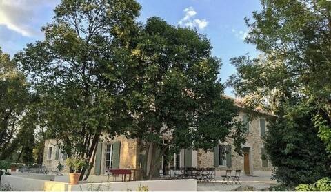 Provencal farmhouse with great calm Chateauneuf du Pape
