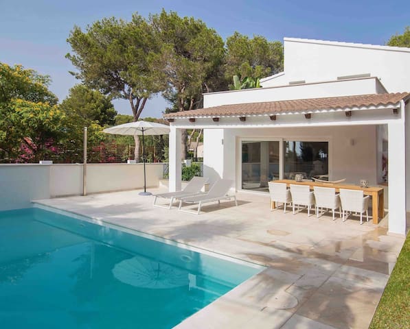 Villa Alegría | Sun-Soaked | 5★ Location | Pool gallery image 2