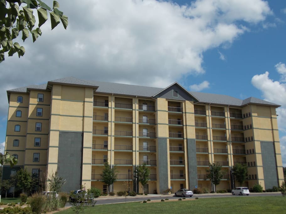 Bldg 5 of popular Mountain View Condos at Pigeon Forge