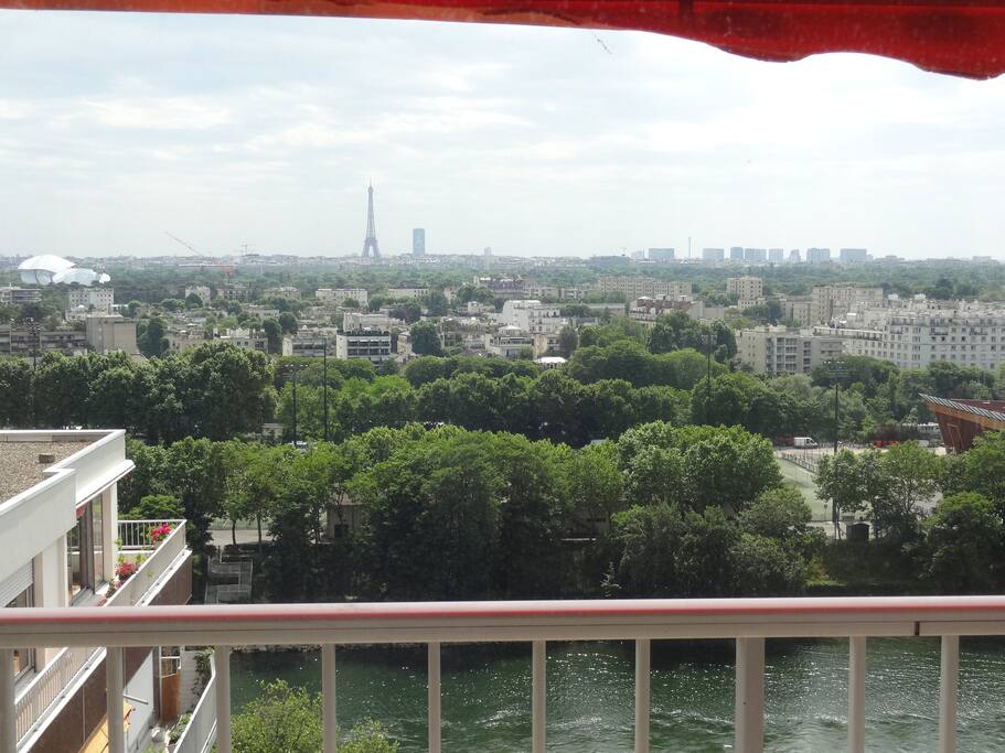 Eiffel Tower and Fondation Louis Vuitton