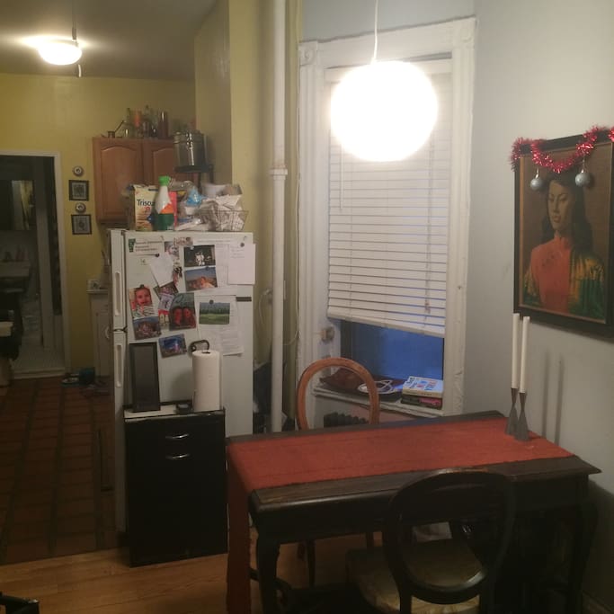 Full stocked kitchen and dining area