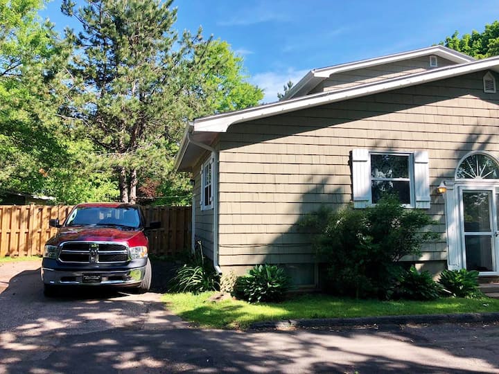 Spacious & Private OneBedroom Apartment Apartments for Rent in