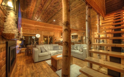 Popular Airbnb listing: Chalet Les Bouleaux Ski & Nature @ Mont Grand Fonds in La Malbaie