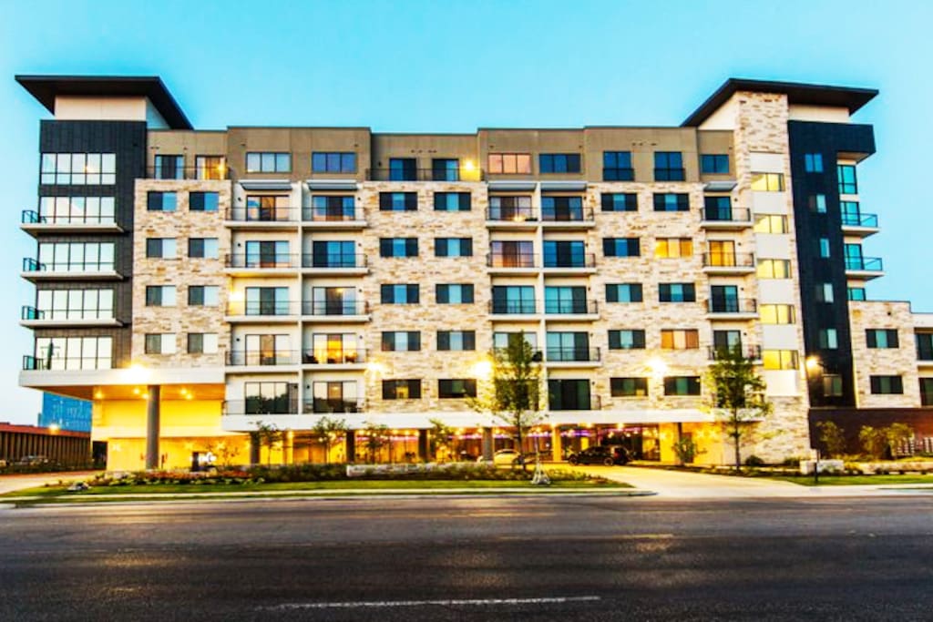 Luxury Mid-rise apartment in the heart of the Austin Scene