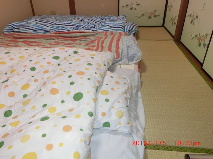 リビングルームは3名様用の延長寝室としてご利用いただけます。