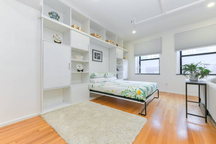 Downtown Crossing, Large Lofted Condo, Location! gallery image 5