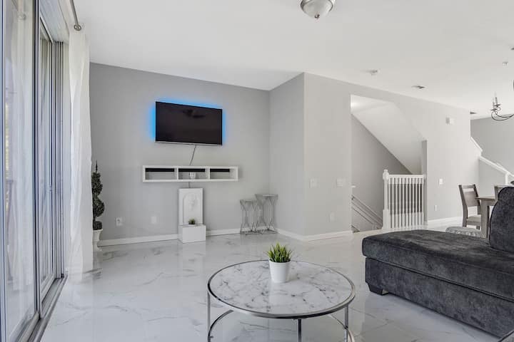 3 Level Townhouse - Pool - Universal & Convention - Orlando