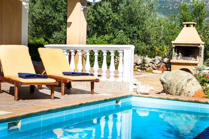 Villa Yianna, with pool, Lourdas, Kefalonia