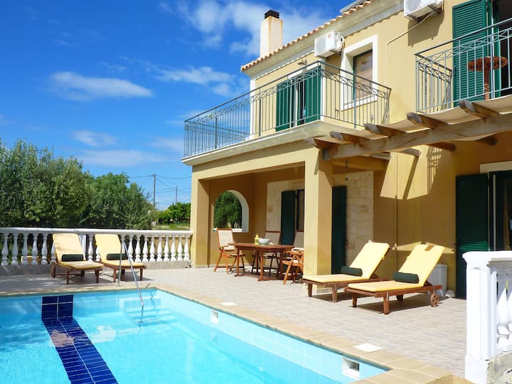 Villa Yianna, with pool, Lourdas, Kefalonia
