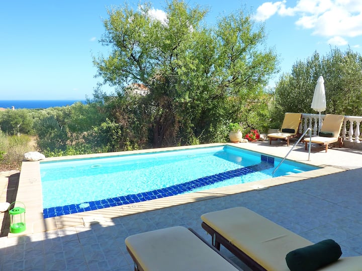 Villa Yianna, with pool, Lourdas, Kefalonia