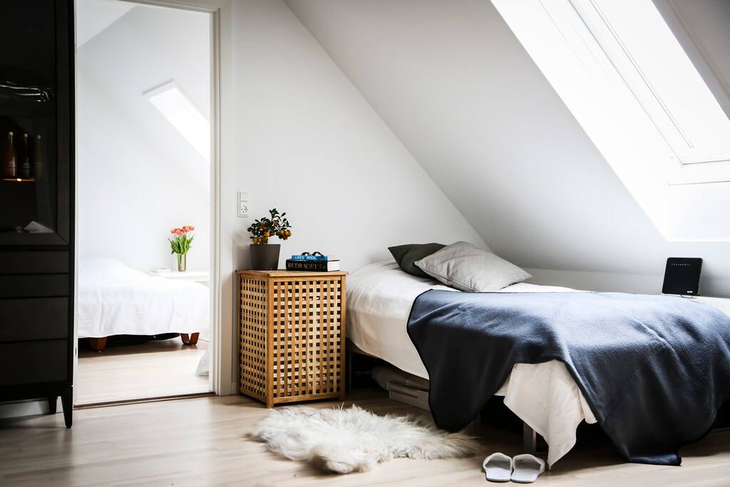 Livingroom part 1: with a queen size bed