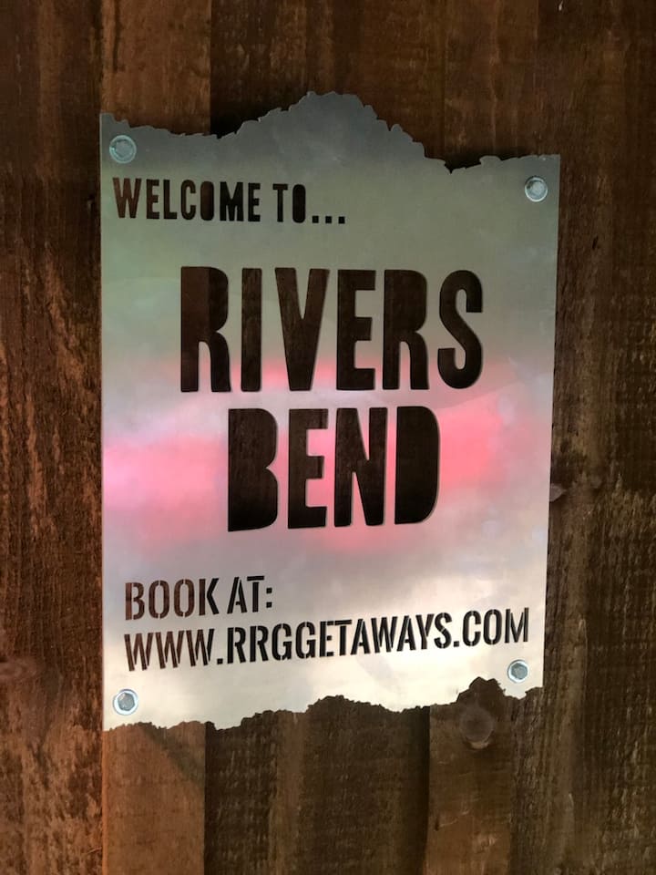 Rivers Bend RRG hot tub! No cleaning or pet fee! Cabins for Rent in
