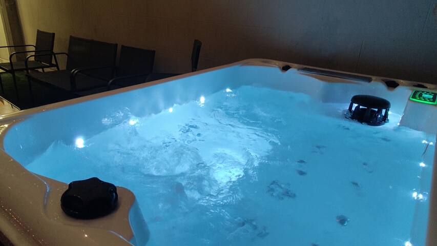 Heart of Madrid: Entire Building Just For You gallery image 4