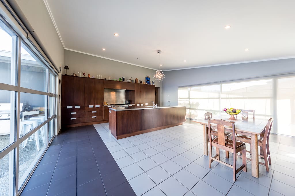 Beautiful kitchen to work in. Oversize oven, dishwasher, huge stainless steel bench and plenty of storage