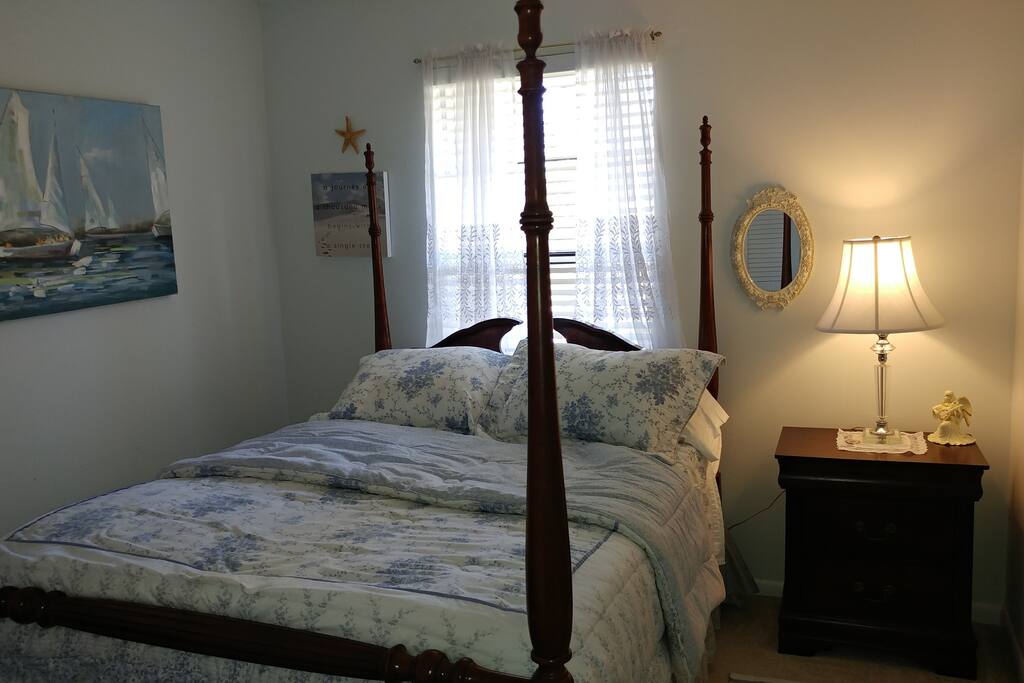 Sweet and quiet bedroom