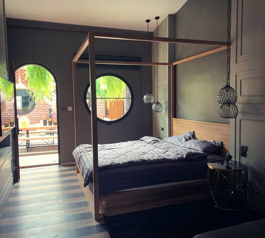 4 Luxury Bedroom with Full kitchen near Thonglor gallery image 2