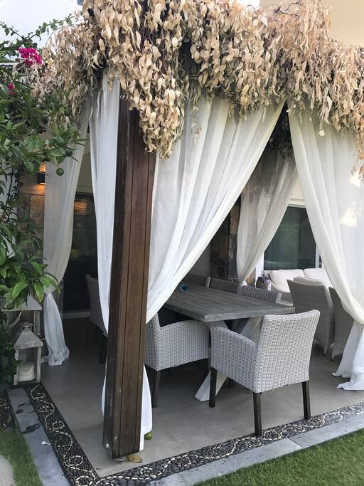 The dining area in the frontyard
