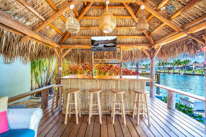 Heated Pool + Kayaks! Tiki Hut & Close To Beach! gallery image 2