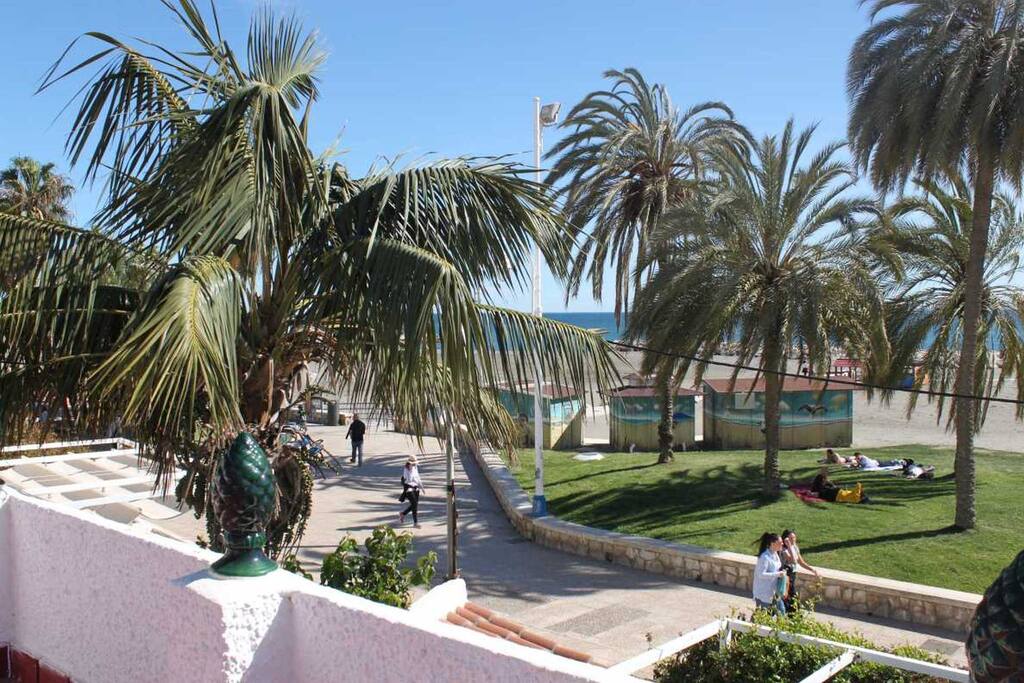 Acceso desde la propiedad a solarium privado