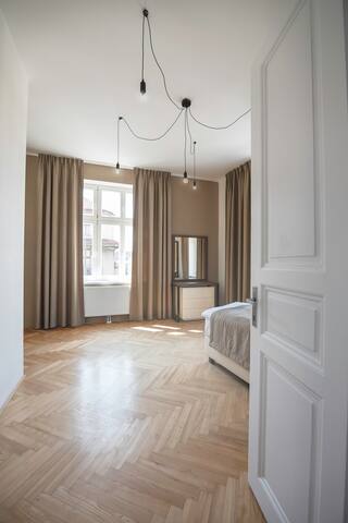 146m2 three bedrooms + 3 bathrooms + 2 living room gallery image 5