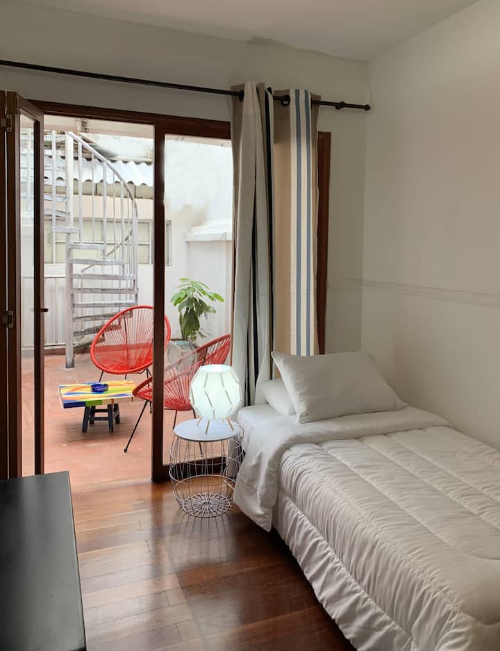 غرفة نوم واحدة 2