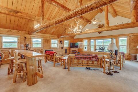 Rustic Meeker Hunting Lodge. Now with WIFI!