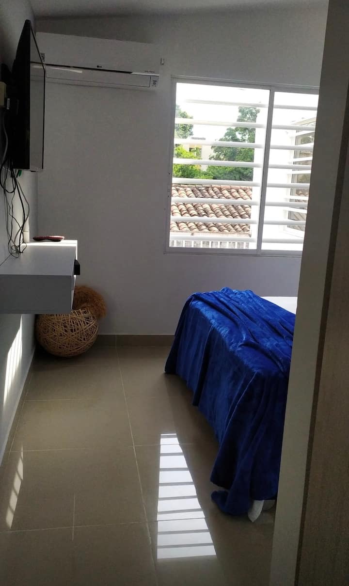 מסדרון החדר. 