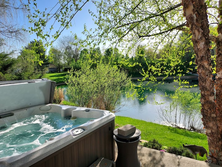 Classy and beautiful 3 Sisters Getaways 4 Houses for Rent in