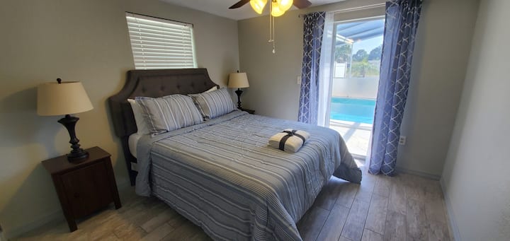 Საძინებელი №1 აუზზე გასასვლელით