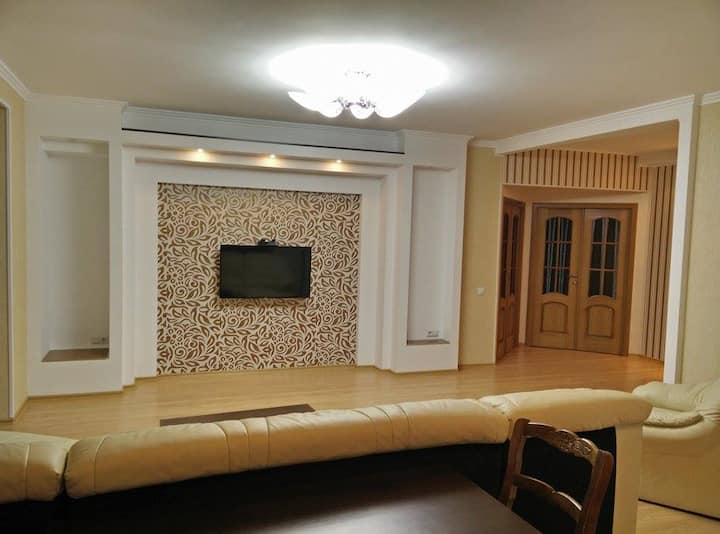 Luxurious & Large 4rooms Apartment - Chișinău