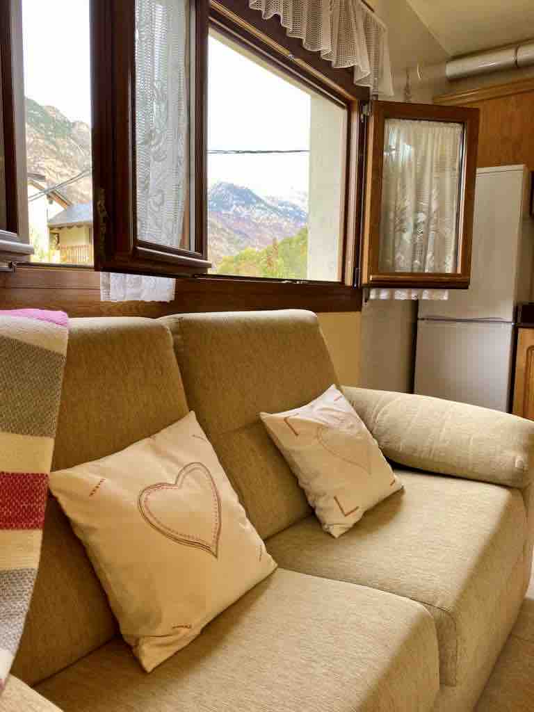 Popular Airbnb listing: La Cabana, Bonjorn in La Vall De Boí