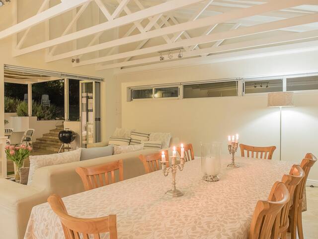 Fabulous Cottage, Great Location , Total Privacy gallery image 5