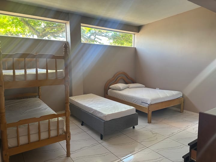 غرفة النوم 2