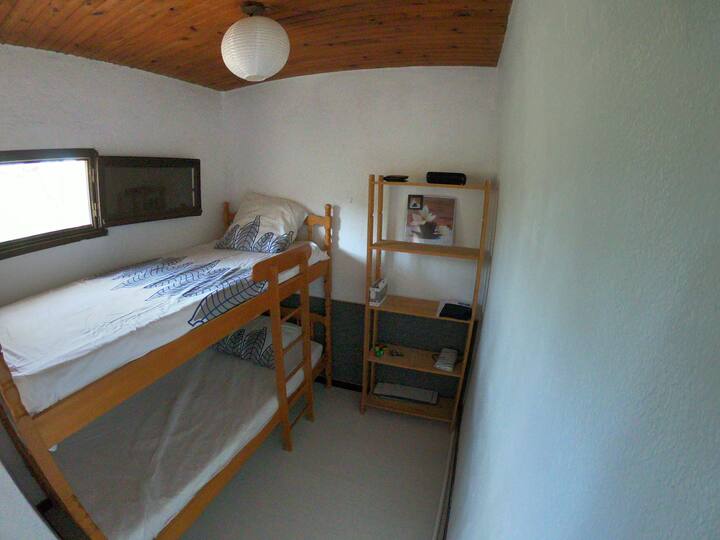 Spavaća soba 2 (kreveti na kat 90 cm)