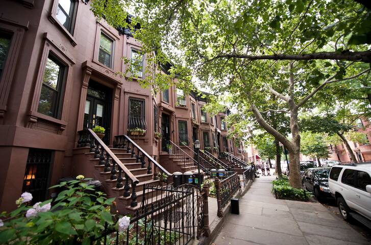 Beautiful, Spacious 4 BR Brooklyn Brownstone