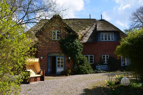 Living under thatch