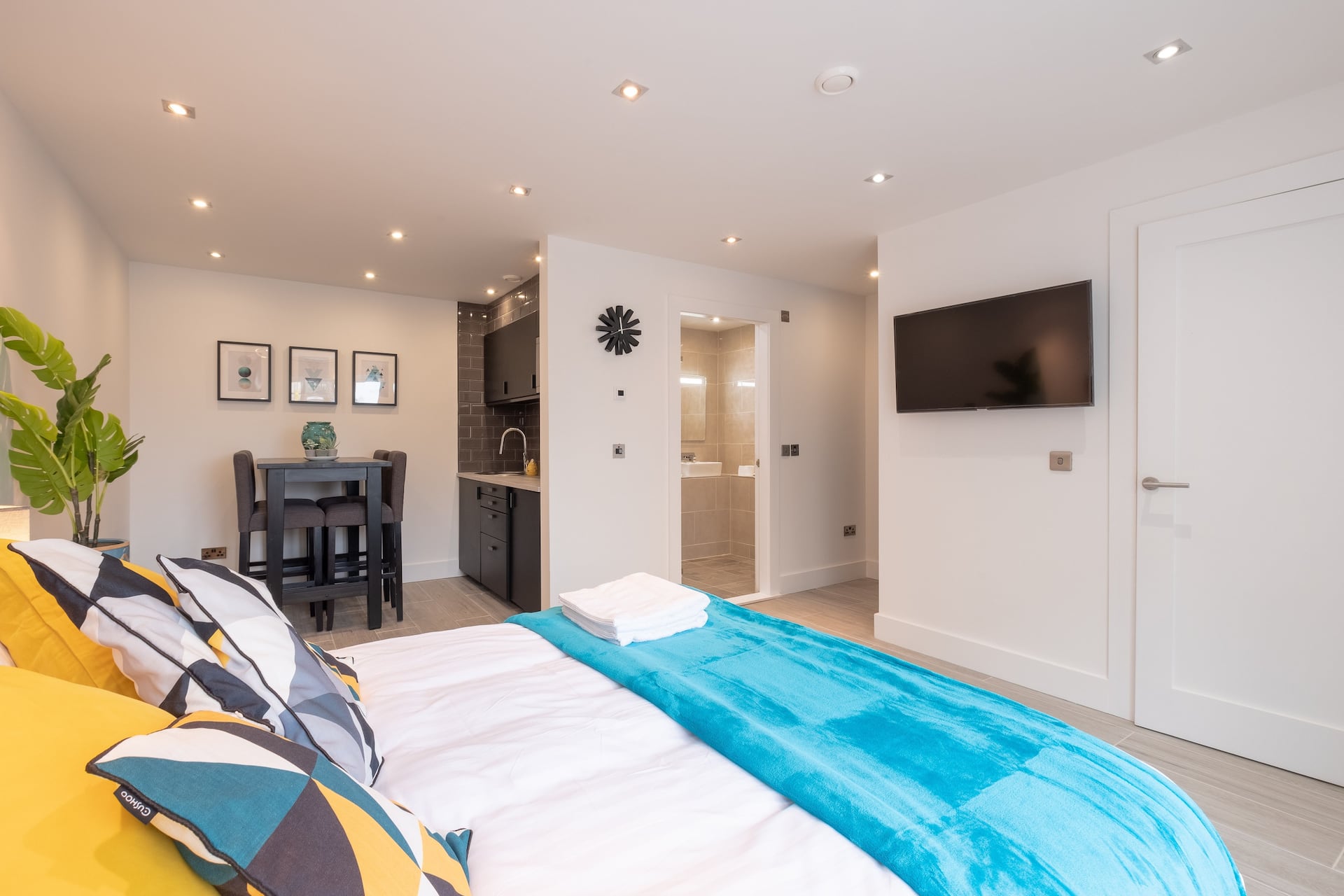 Luxury Studio Apartment - Downtown - Spanish Arch