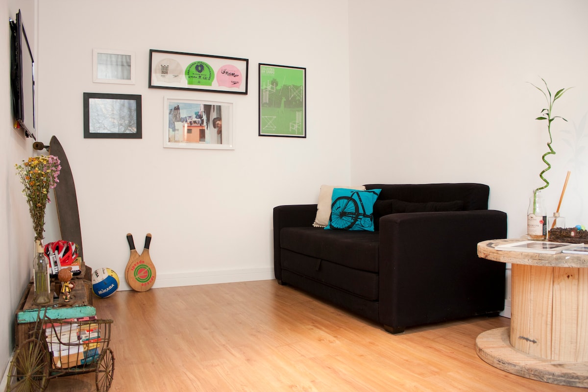 Popular Airbnb listing: Apartment in Glória next Metro and Santos Dumont in Glória