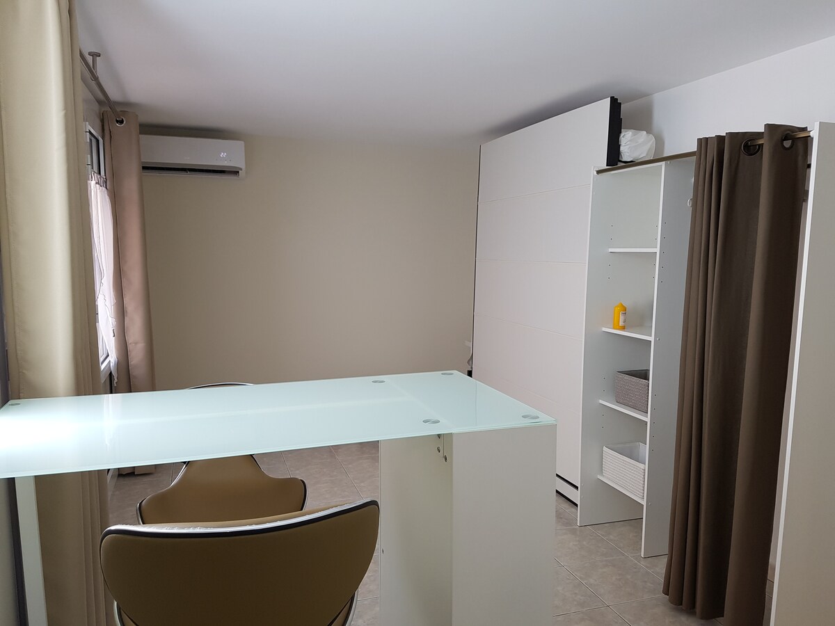 Airbnb performant: Studio with shaded garden, quiet St Florent à Saint Florent