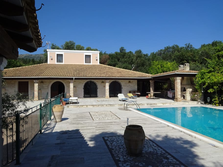 Barbecue zone and Pool