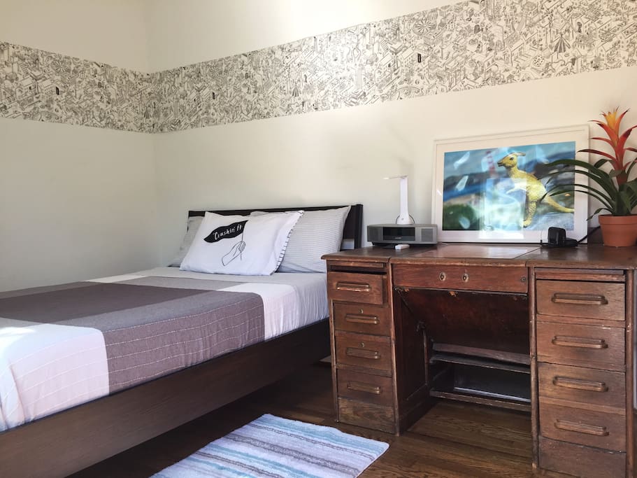 Full bed with memory foam mattress