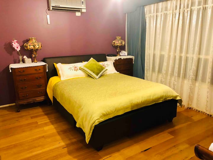 Bird Village (4 Beds) Croydon, Melbourne - Lilydale