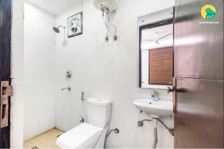 Listing in New Delhi