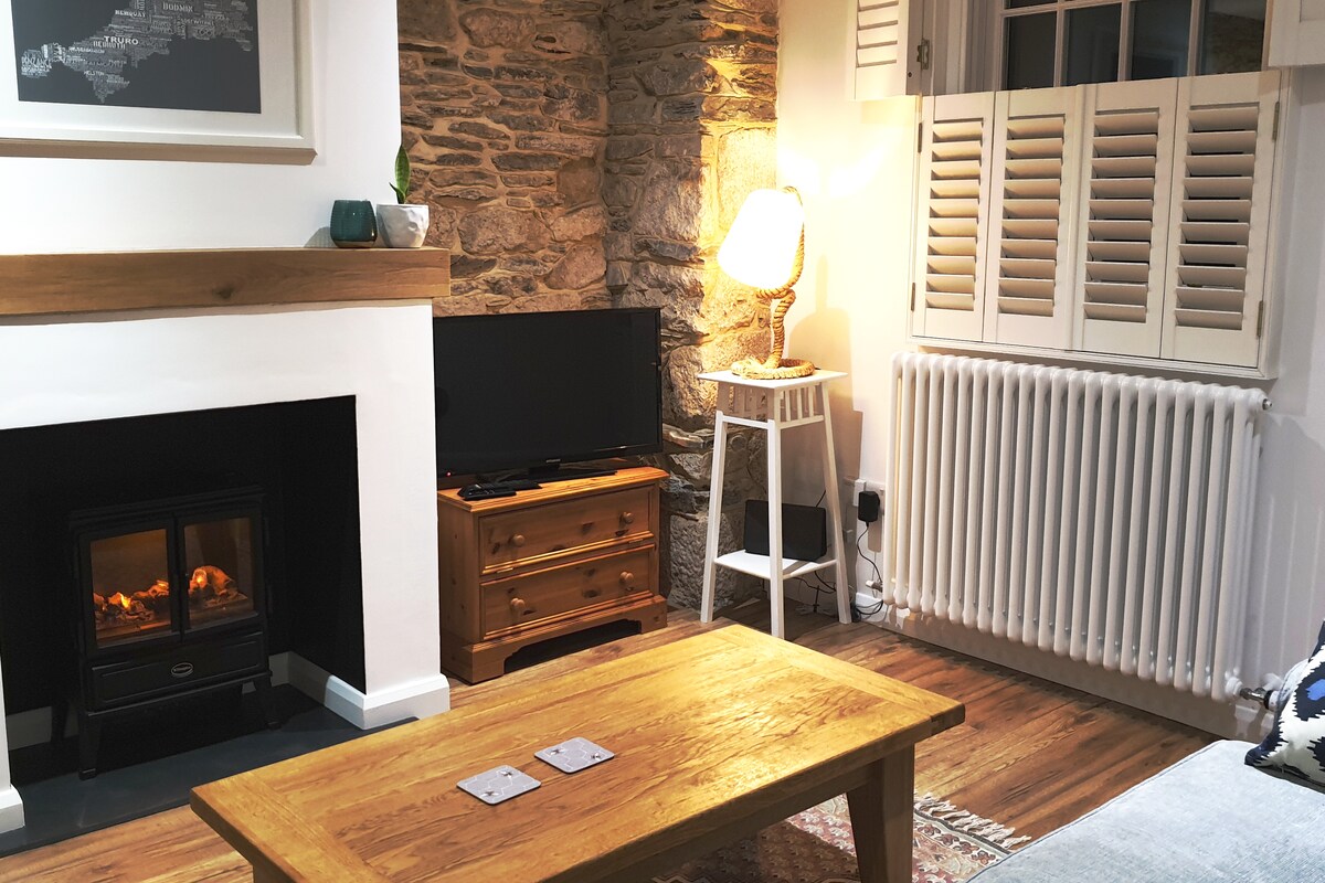 Airbnb con migliori performance: The Blue Bee - a cosy Cornish cottage for two a St. Columb Major