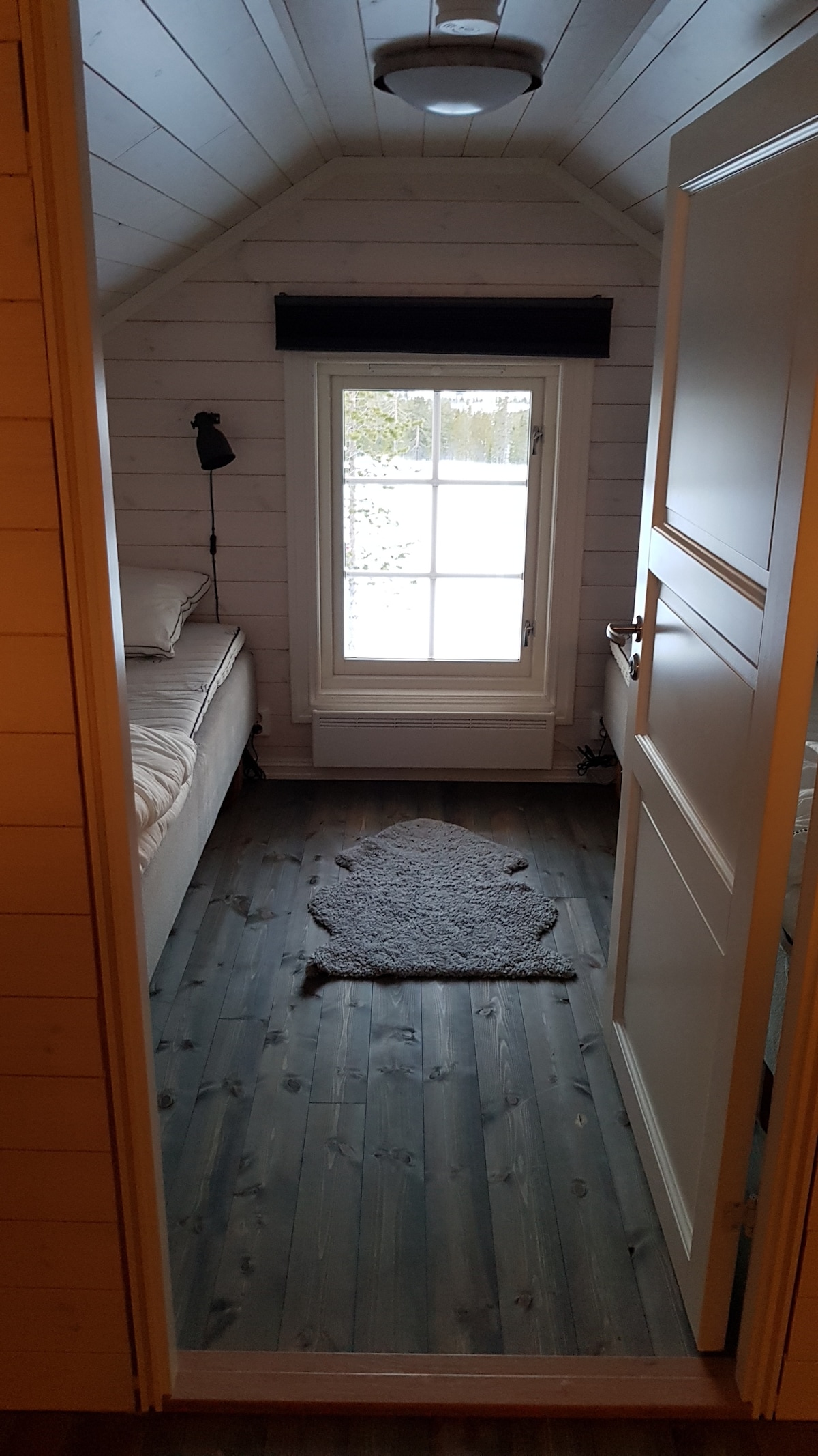 ห้องนอนที่ 3 และห้องนอน 4 ชั้นบนมีด้านละ 1 ตัวดูเหมือนกันเลย 