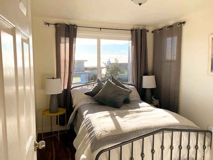 Საძინებელი 152 × 203 სმ